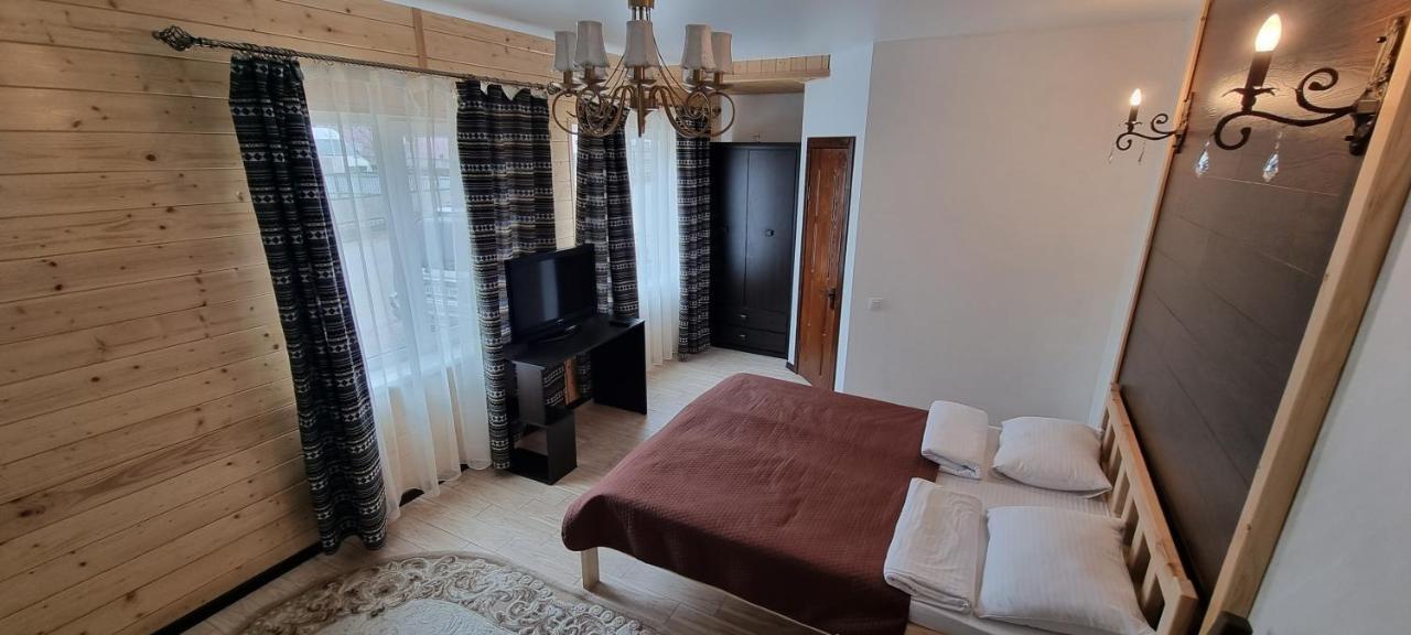 Коло Гір Hotel Alsókalocsa Kültér fotó
