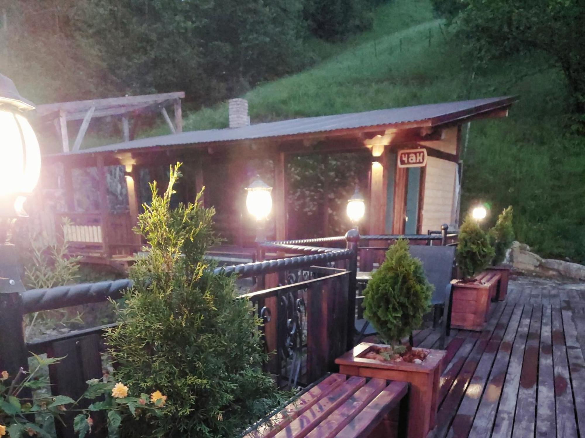 Коло Гір Hotel Alsókalocsa Kültér fotó