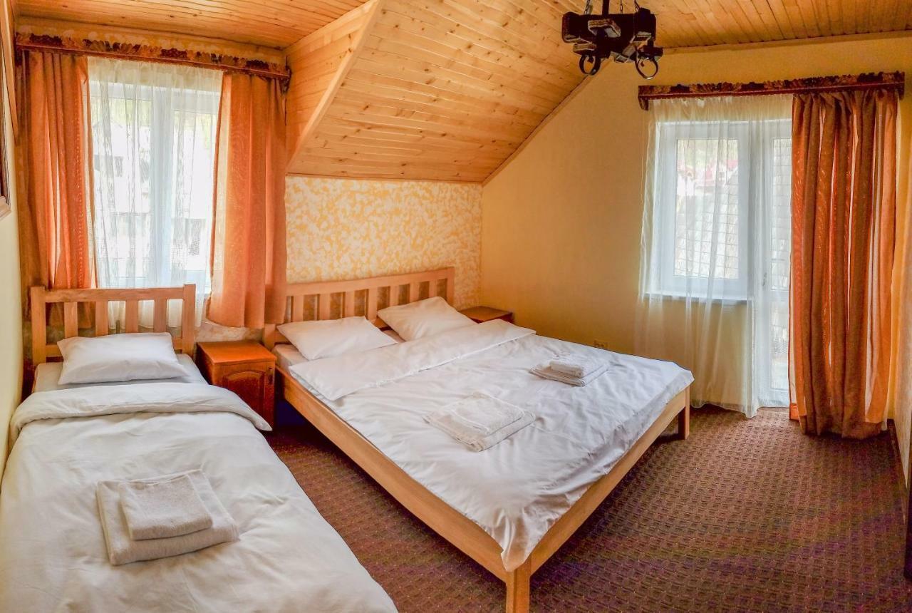 Коло Гір Hotel Alsókalocsa Kültér fotó